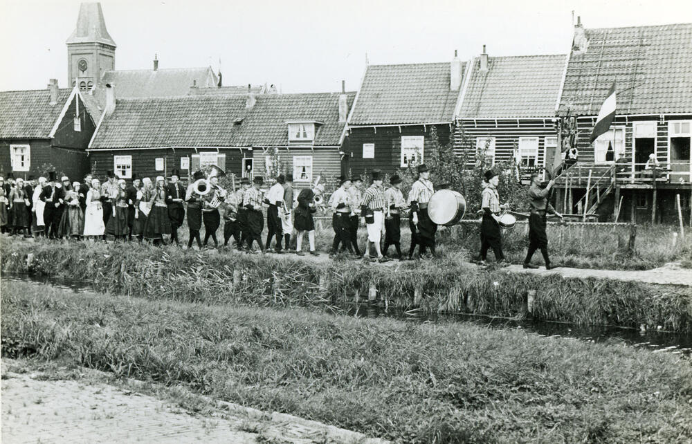 Oranjefeest op Marken, 1945