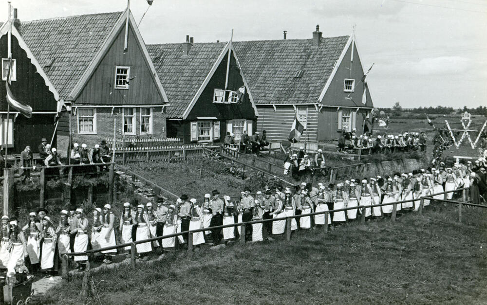 Oranjefeest op Marken, 1945