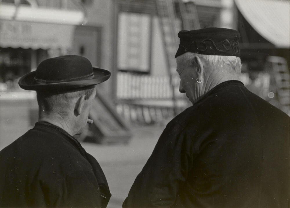 Mannen in Walcherse dracht, Middelburg, 1950
