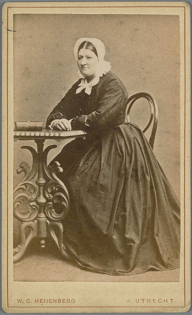 Vrouw met kornetmuts, 1880–1895