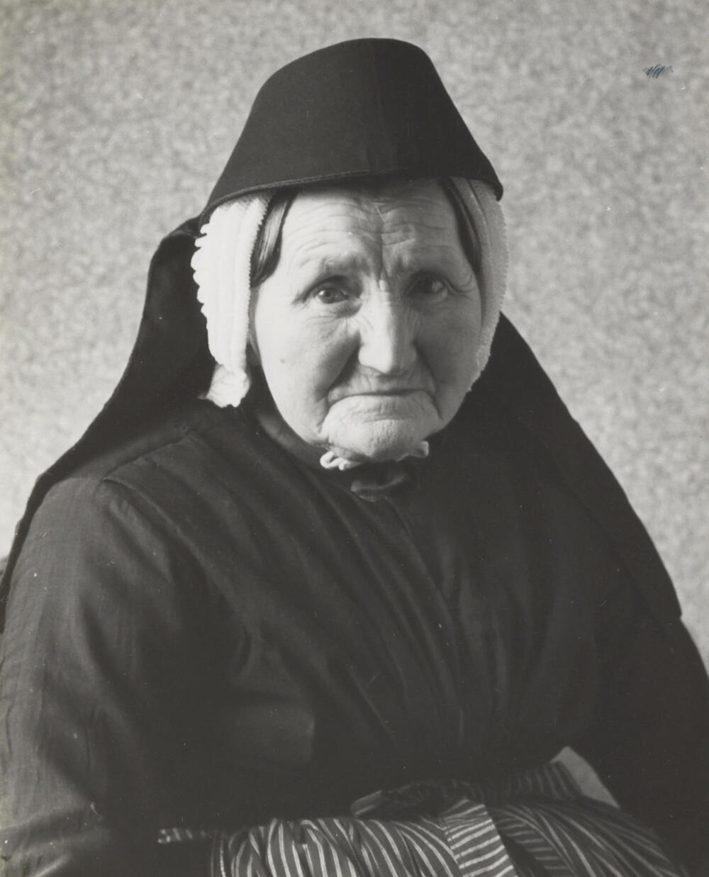 Vrouw uit Striep in Terschellinger dracht, 1950