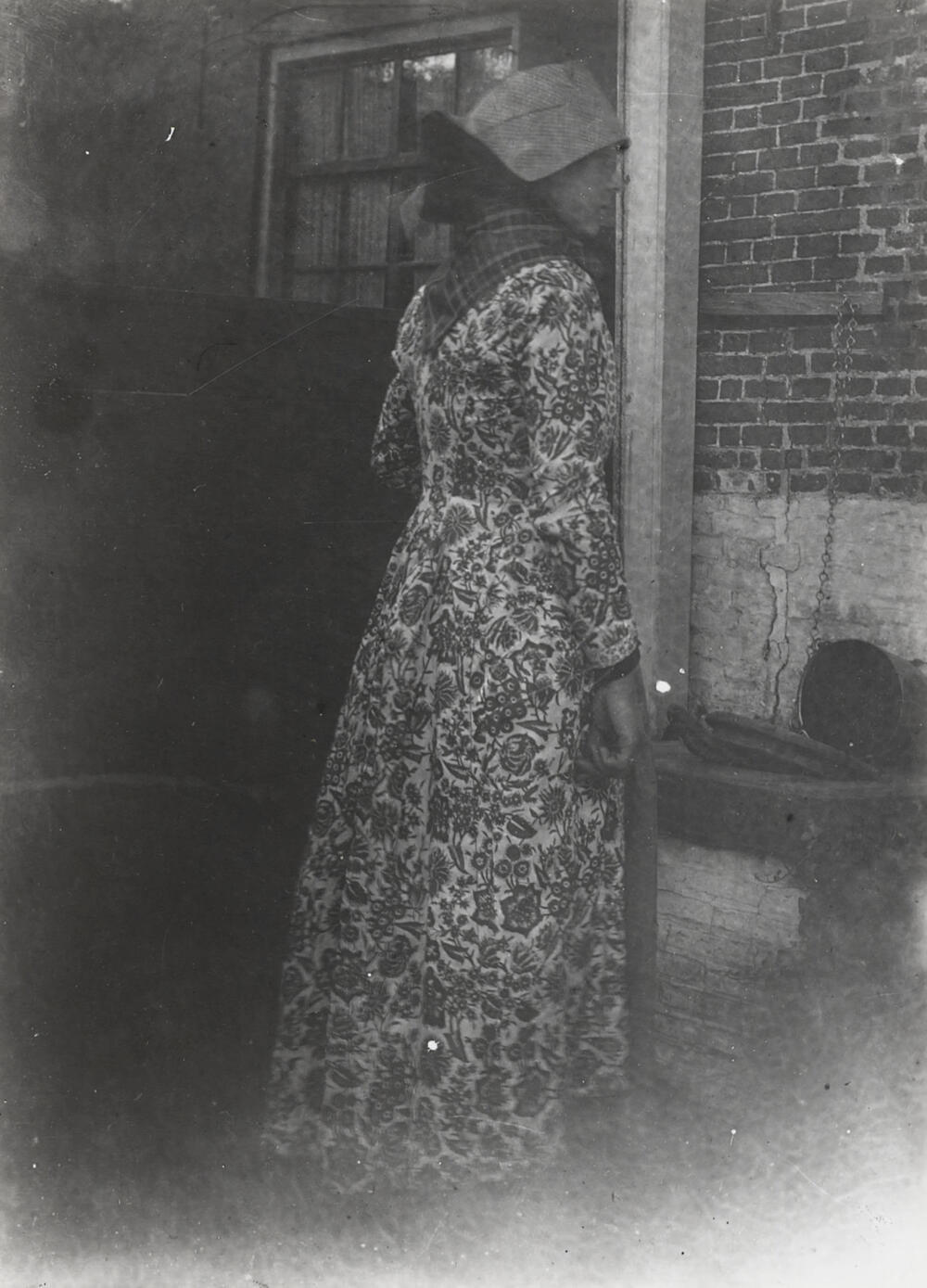 Vrouw in Hindelooper dracht, circa 1915