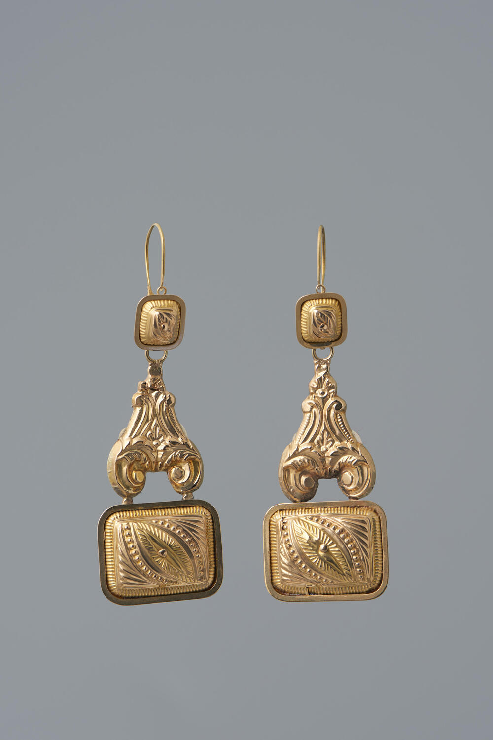 Paar gouden mutsenbellen, Eibergen, 1854–1896