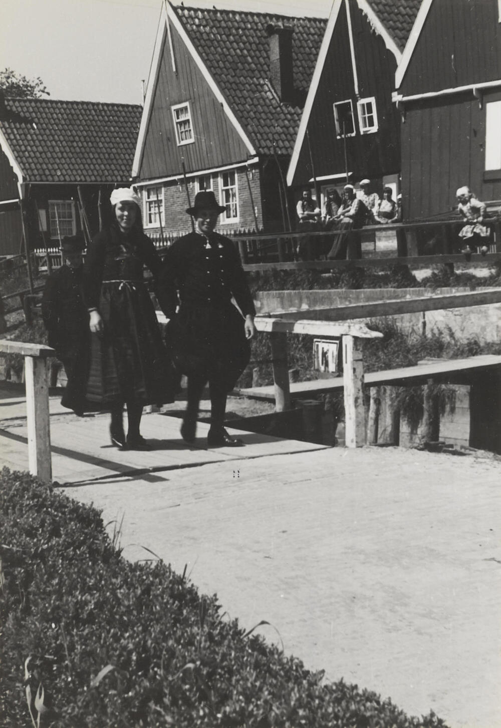 Bruiloftsstoet, Marken, 1943