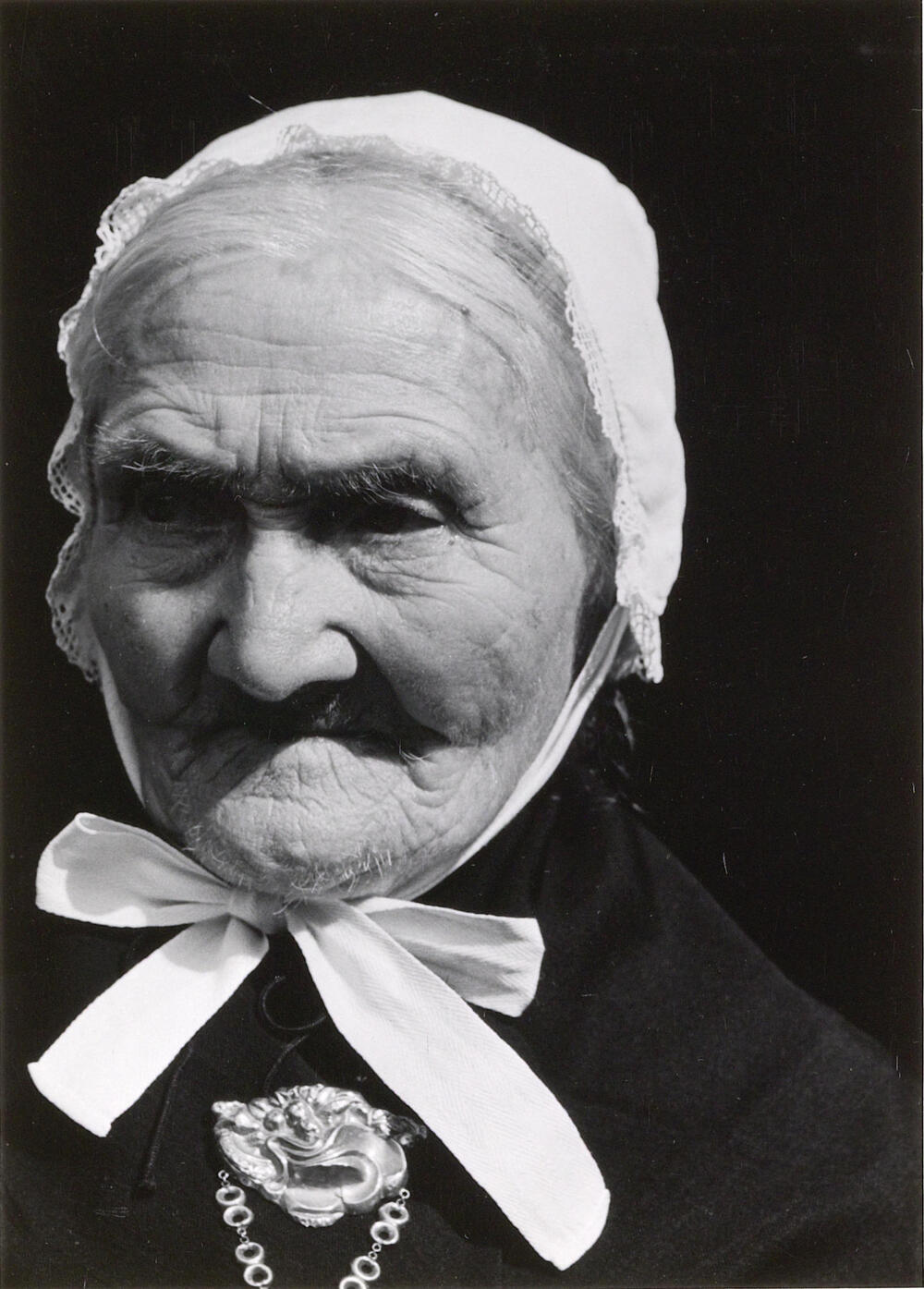 Vrouw in streekdracht uit Stein, 1952