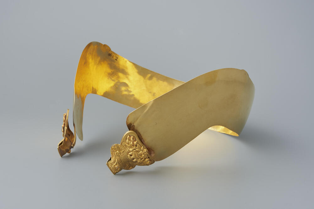 Gouden oorijzer met gouden stiften, Groningen, 1800–1825