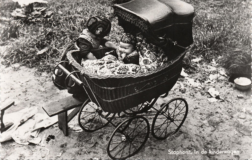 Staphorst, In de kinderwagen