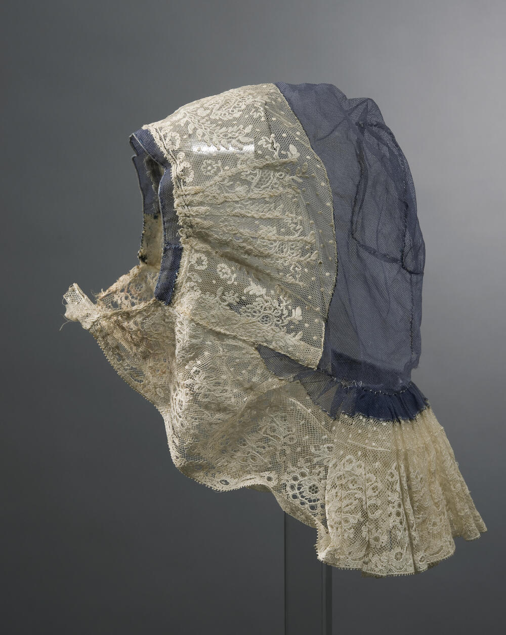 Kap of oorijzermuts, Noord-Holland, voor 1966