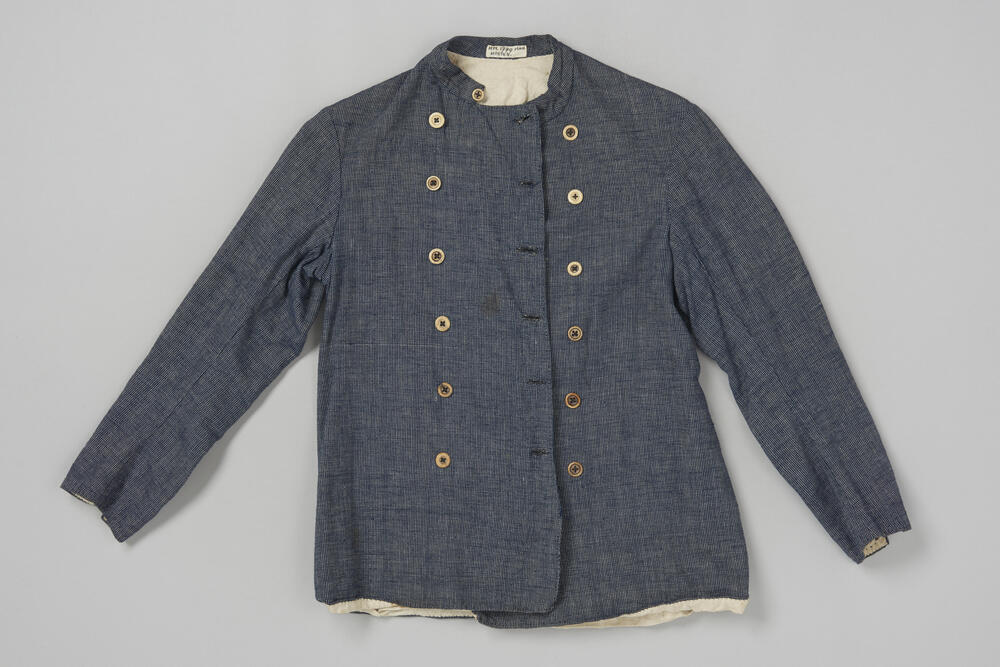 Katoenen hemdrok met dubbele knoopsluiting, Holten, voor 1954