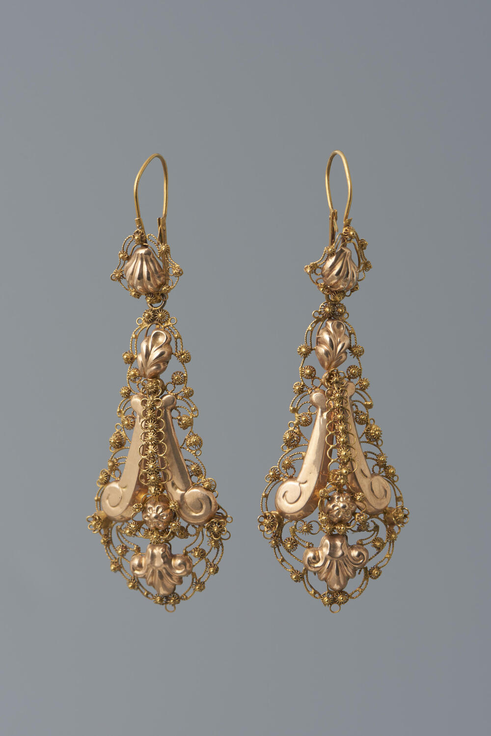 Paar gouden mutsenbellen, Terborg, 1859–1872