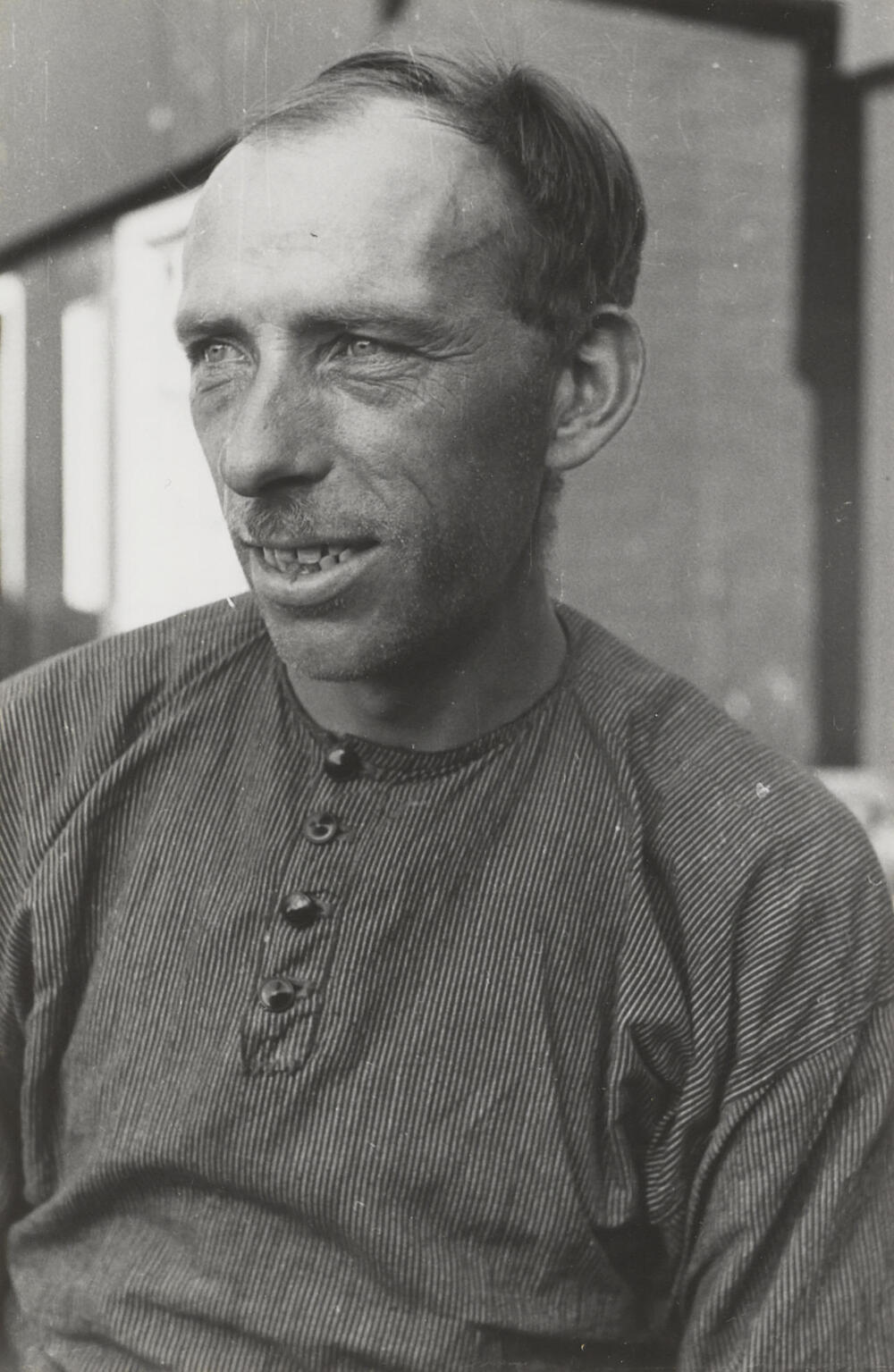 Jan van Altena in Marker dracht, 1943