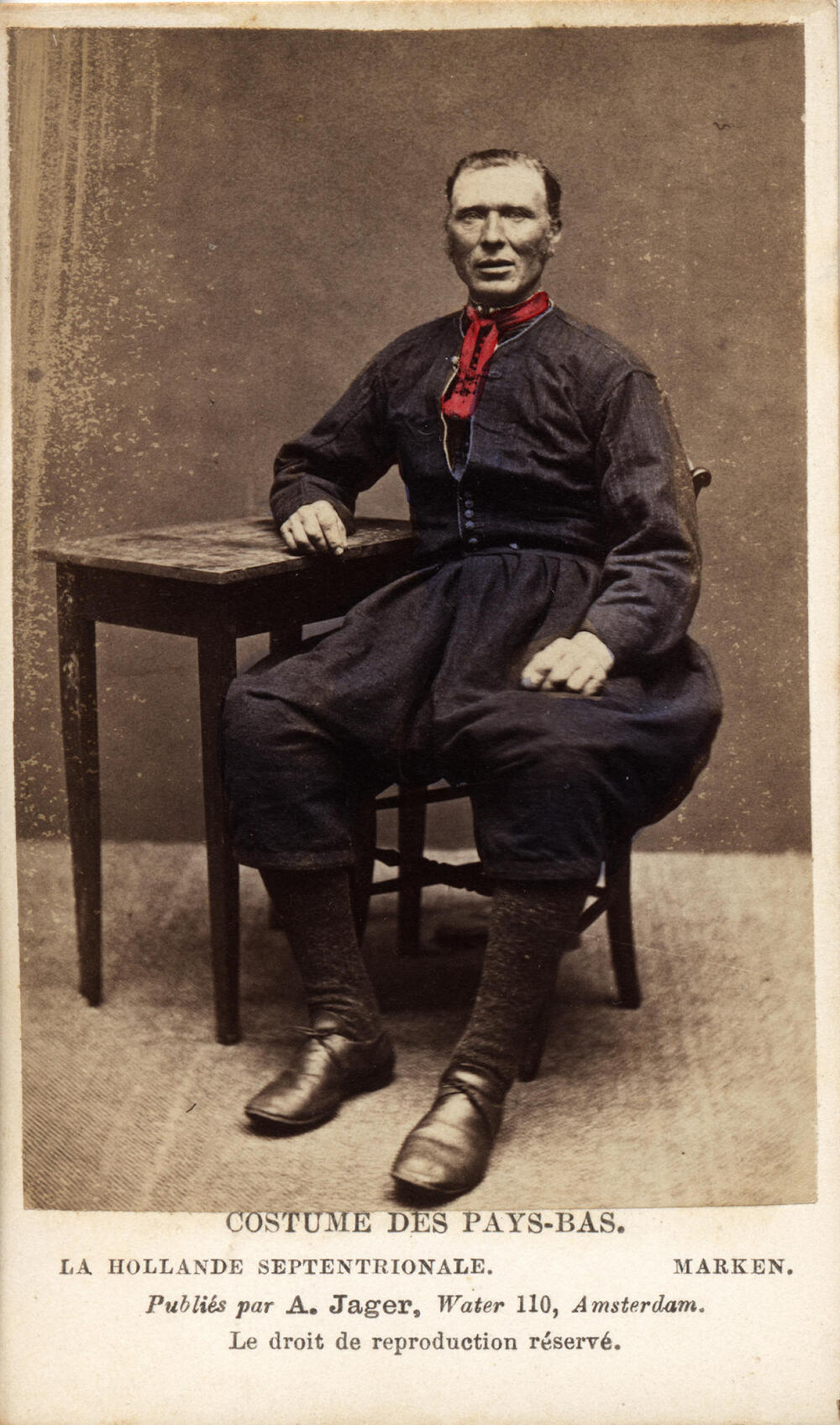 Man in Marker streekdracht