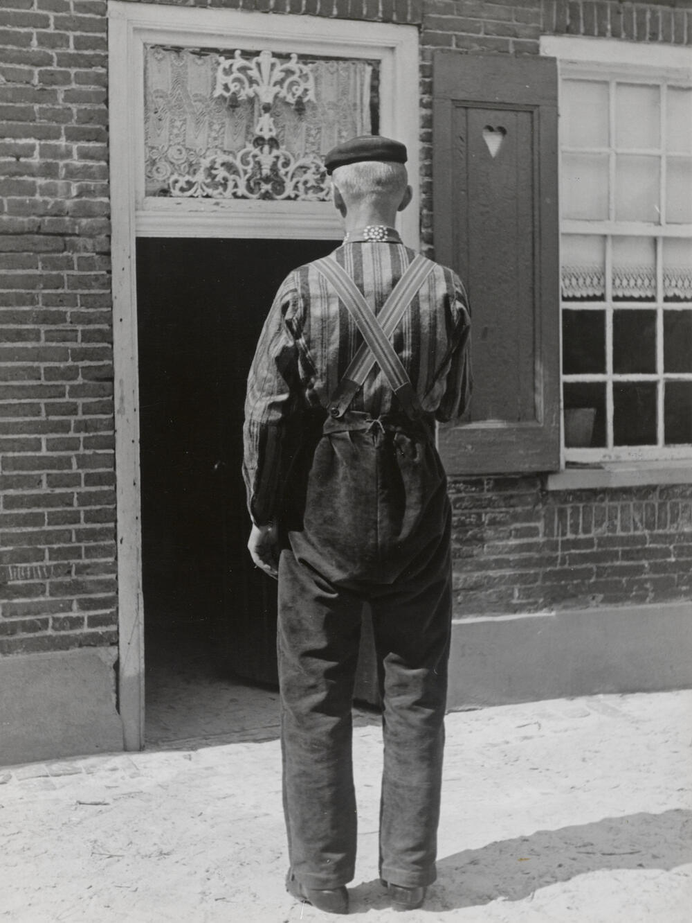 Koob Vloedgraven in kerkdracht van omstreeks 1880, Staphorst, 1944