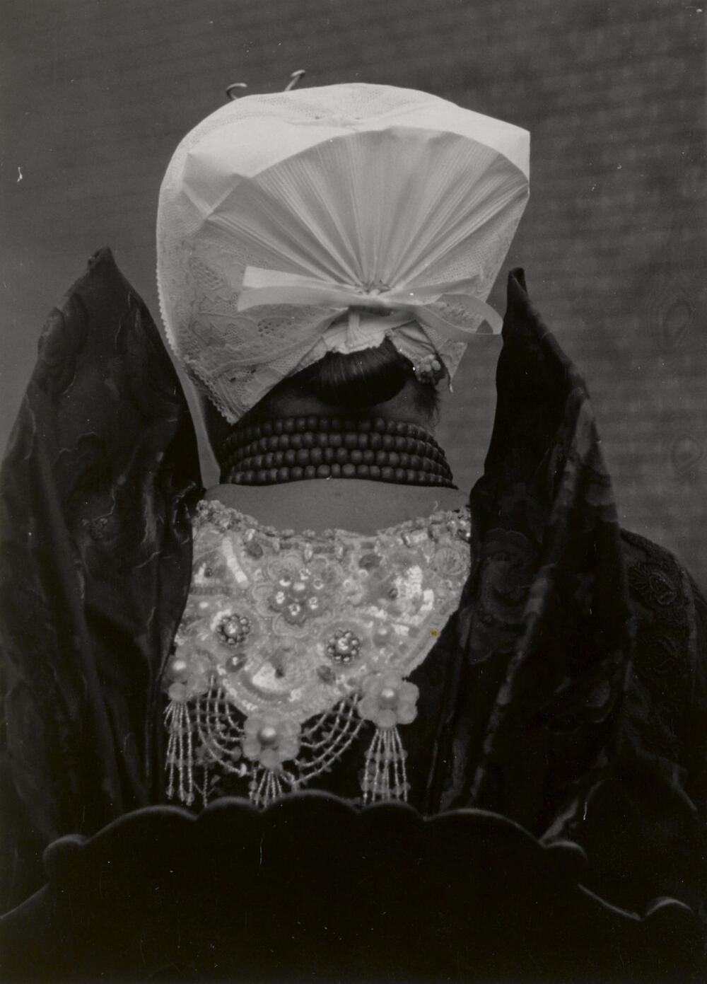 Suzanna van de Wege in Axelse streekdracht, 1950