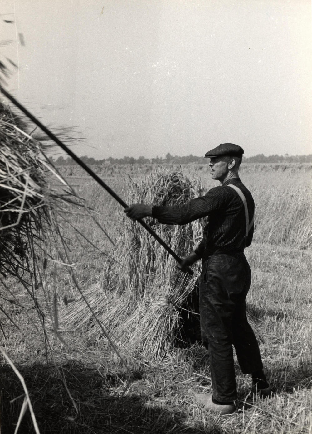 Opladen van rogge, Staphorst, 1944