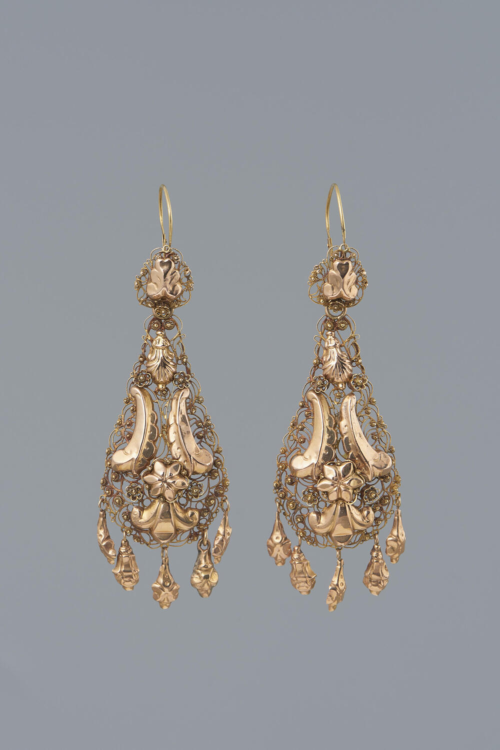 Paar gouden oorbellen, Groningen, circa 1870