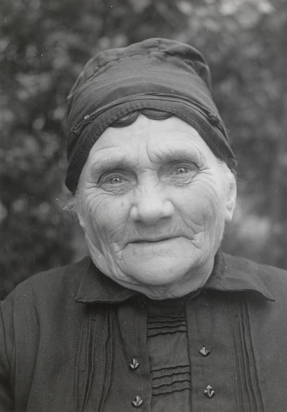 Kee van Eekelen uit De Kladde in West-Brabantse dracht, 1956
