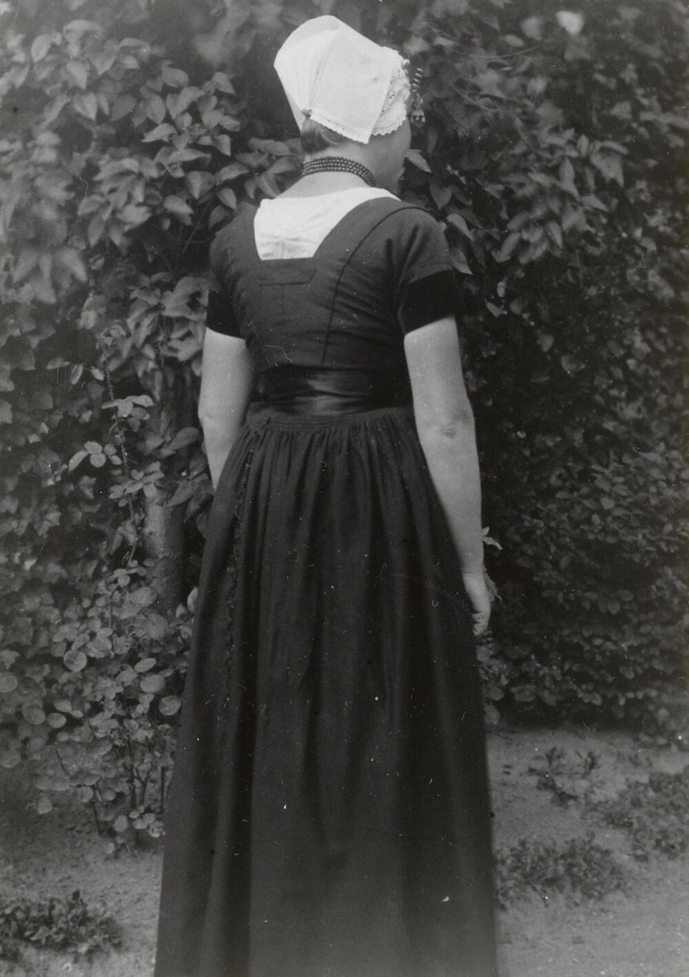 Vrouw in Walcherse dracht, 1913–1916