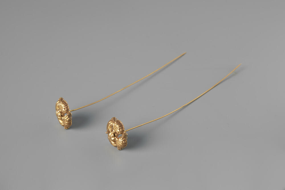 Paar gouden kapspelden, Noord-Nederland, 1814–1865