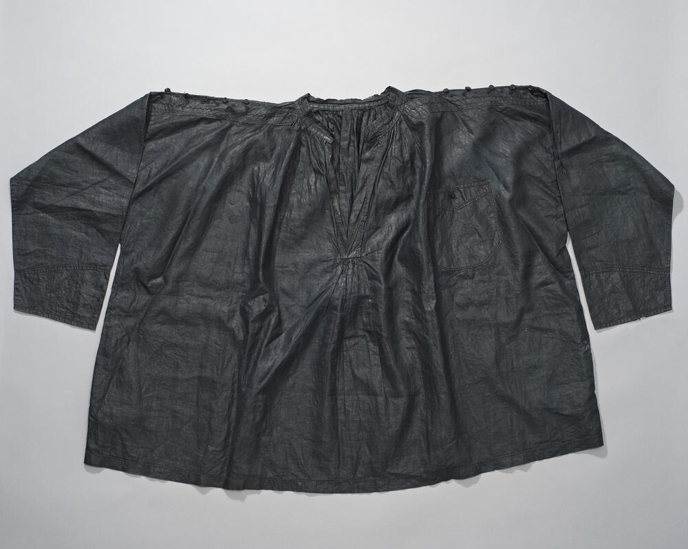 Zwart linnen kiel van een veekoper, Budel, voor 1957
