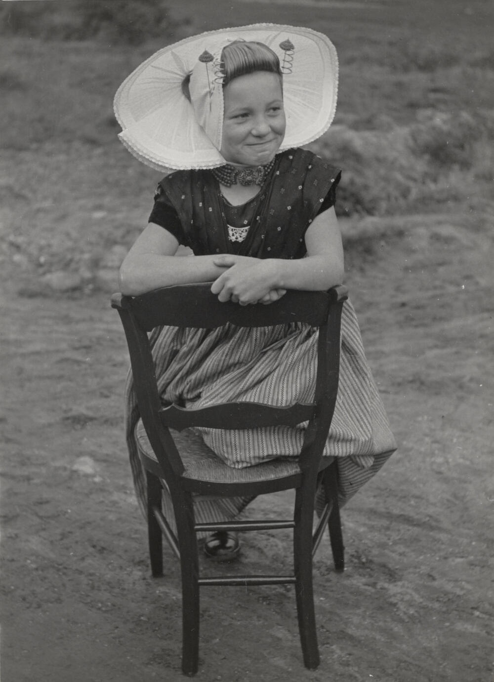 Klazina van Belzen in Arnemuider dracht, 1950