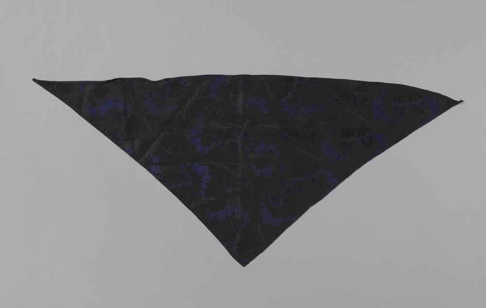 Driehoekige zijden halsdoek, Axel, voor 1940