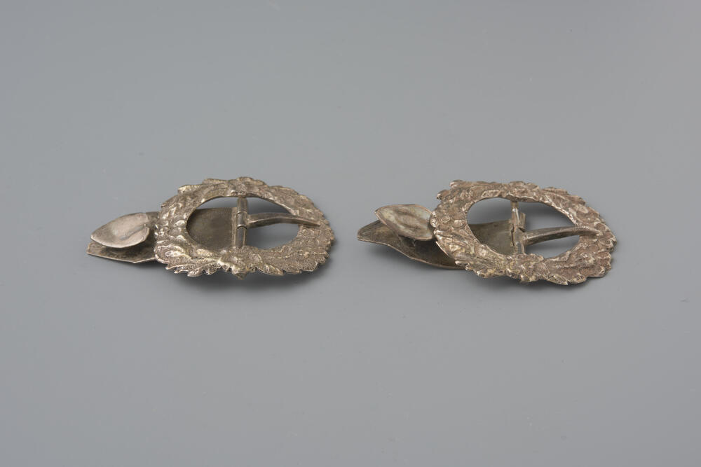 Paar zilveren schoengespen, Marken, 1896–1914