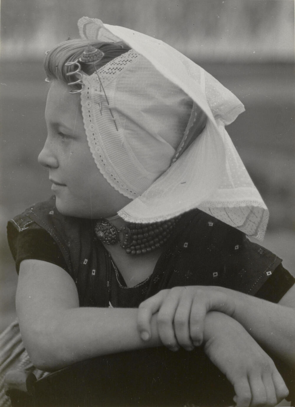 Klazina van Belzen in Arnemuider dracht, 1950