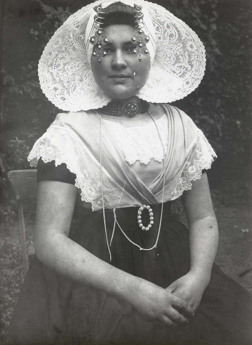 Vrouw in streekdracht Nieuw- en Sint Joosland, 1913–1916
