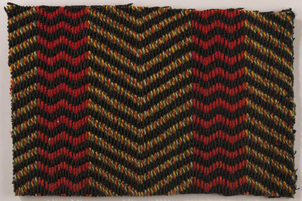 Fragment van koeharen vloerkleed, Middelharnis