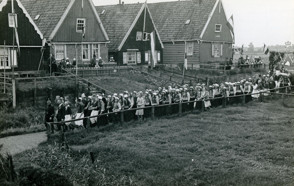 Oranjefeest op Marken, 1945