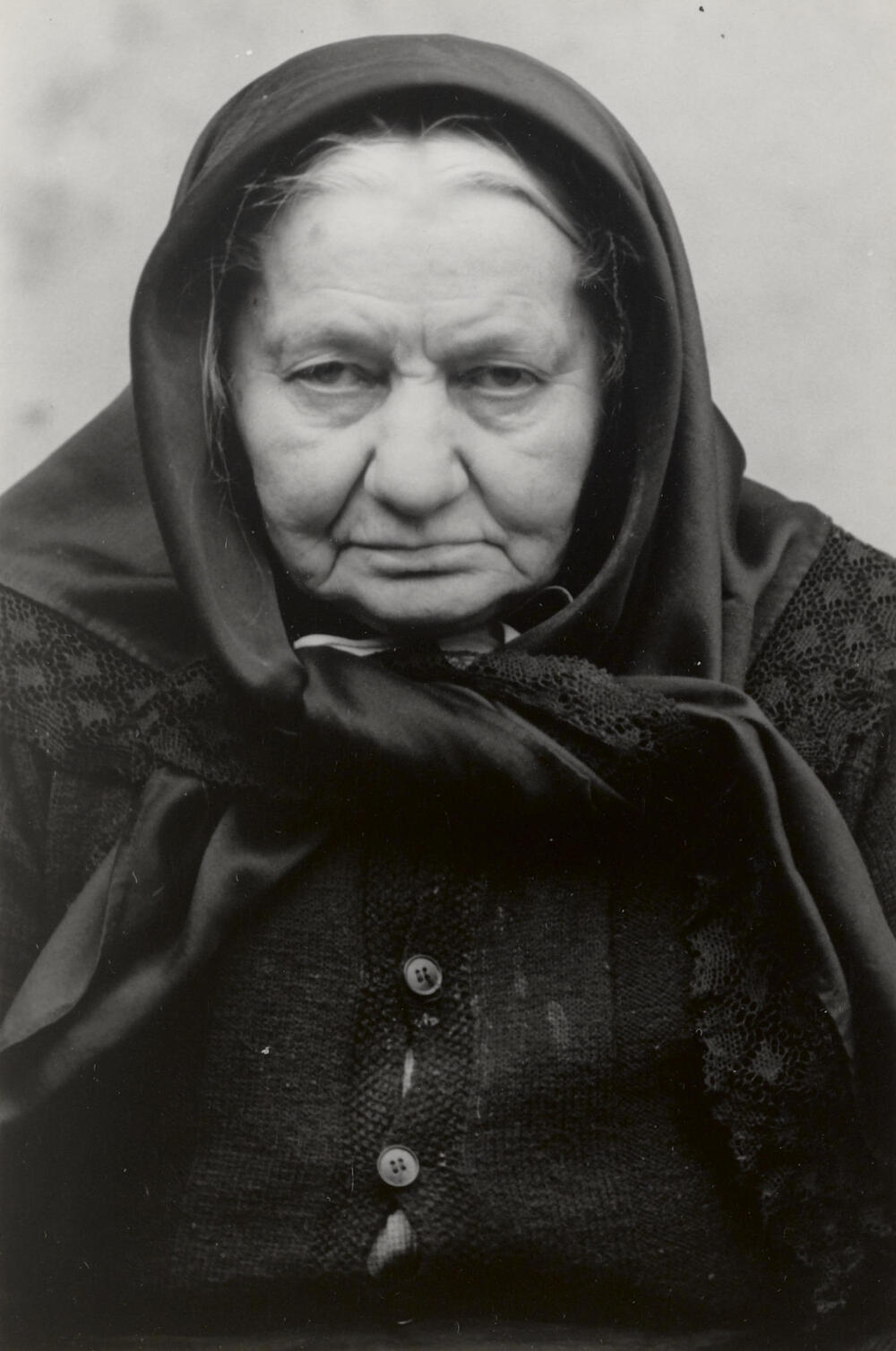 Vrouw in rouwdracht uit Stein, 1950