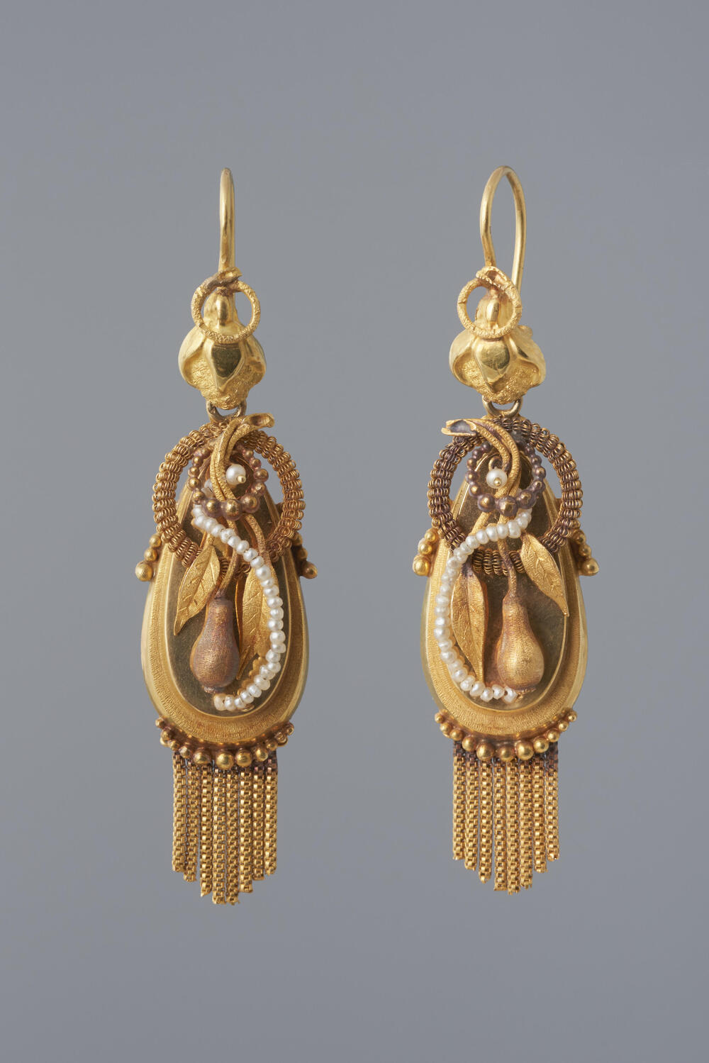 Paar gouden oorijzerhangers, Katwijk, circa 1890