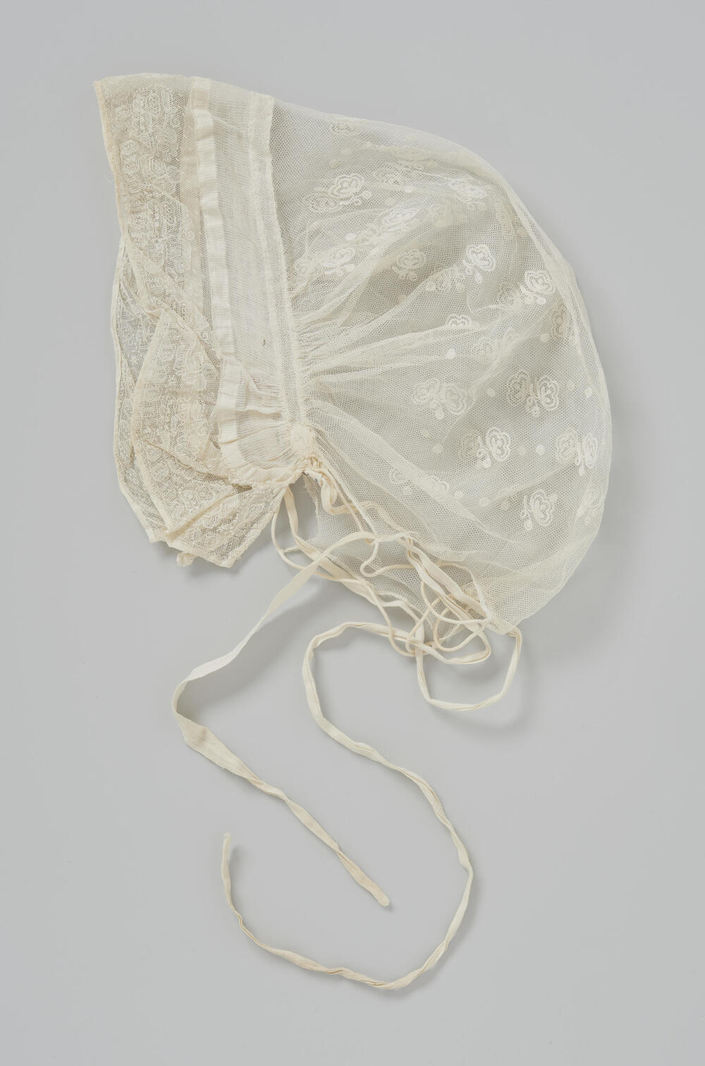 Daagse muts of 'strakke muts', Bavel, voor 1948