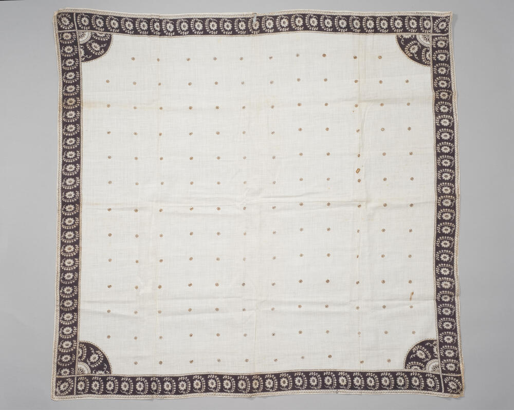 Vierkante tipdoek van bedrukte katoen, Friesland, voor 1975