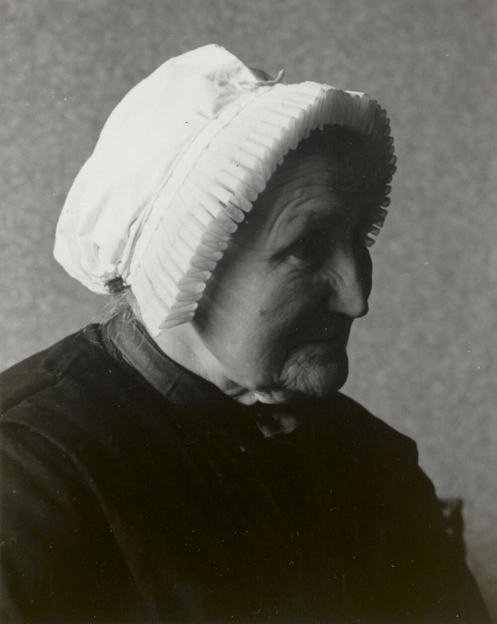 Vrouw uit Striep in Terschellinger dracht, 1950