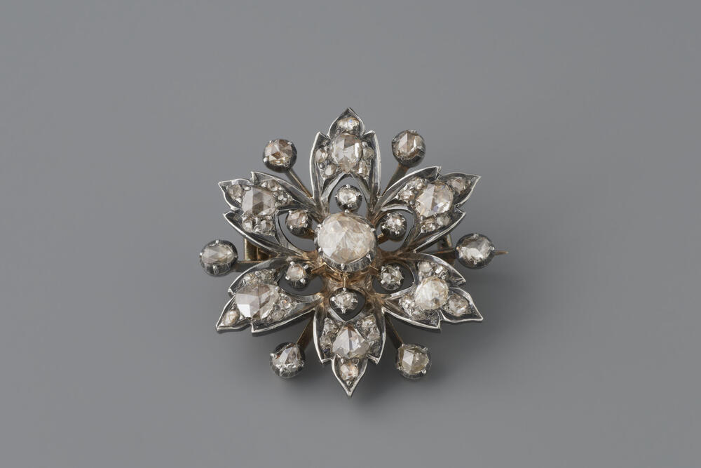 Broche gemaakt van een Noord-Hollandse kapspeld, 1814–1906