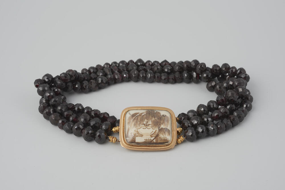 Halssnoer met gouden slot met haarwerk, Noord-Holland, 1827–1850