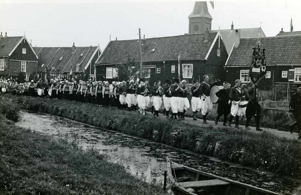Oranjefeest op Marken, 1945