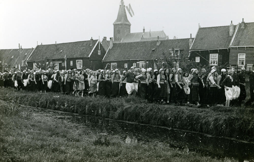 Oranjefeest op Marken, 1945