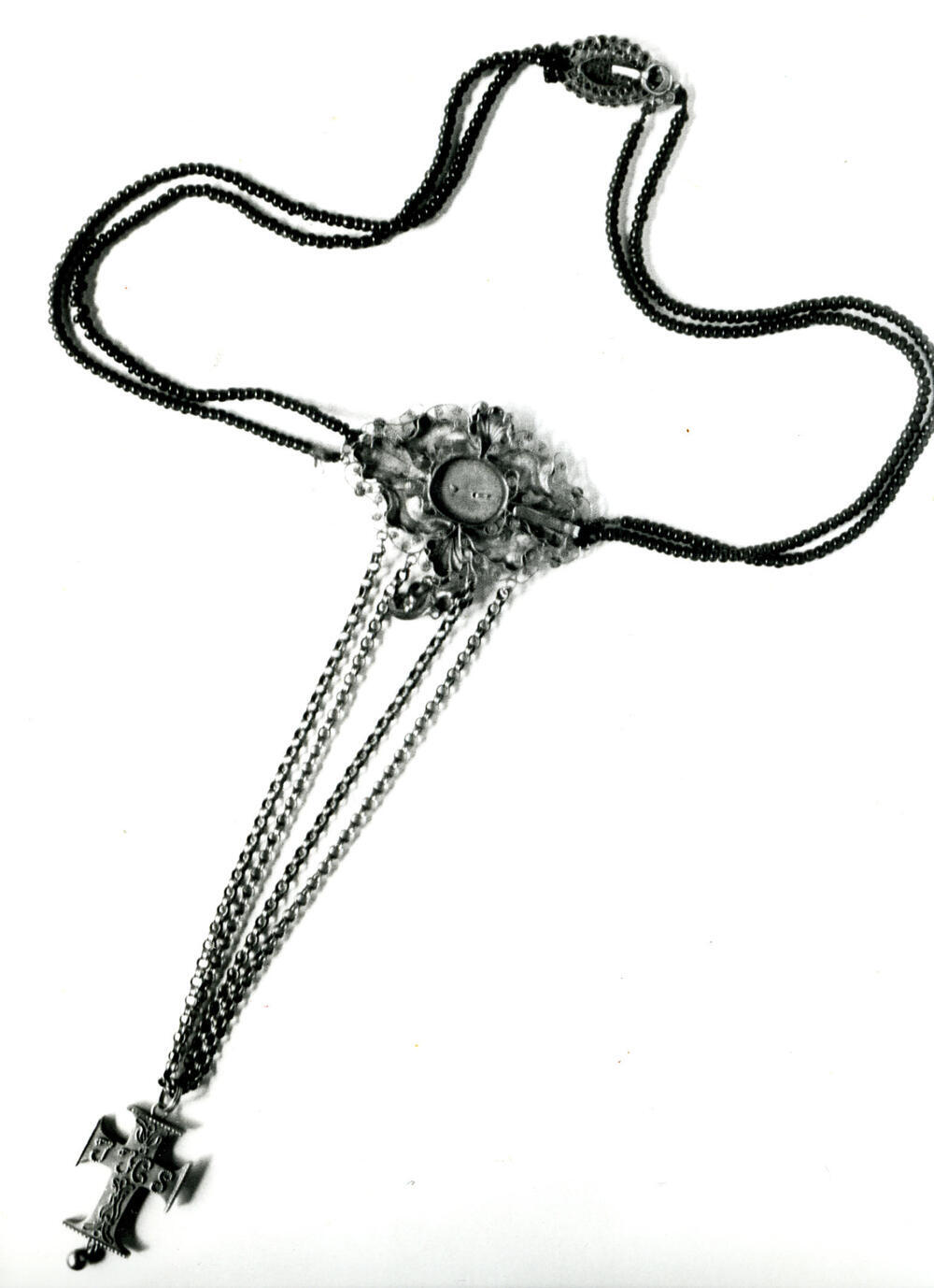 Halsketting met kruis, Laren, 1952