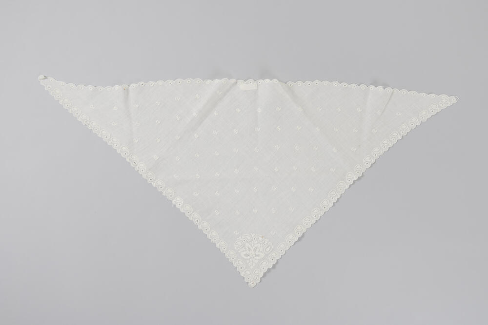 Geborduurde tipdoek, Drenthe, voor 1962