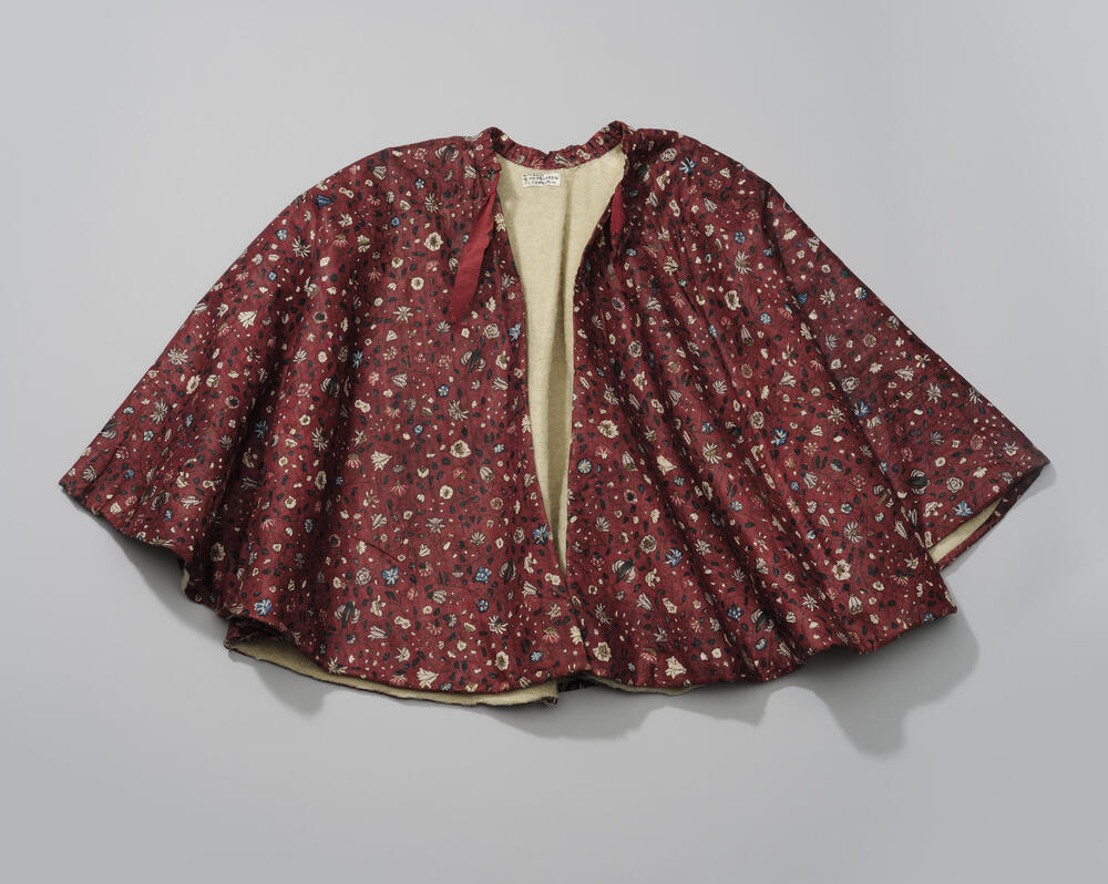 Korte schoudermantel of cape, Zaanstreek, voor 1976