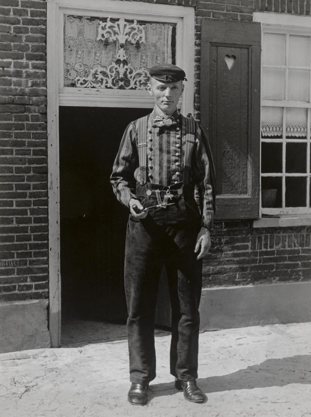 Koob Vloedgraven in kerkdracht van omstreeks 1880, Staphorst, 1944