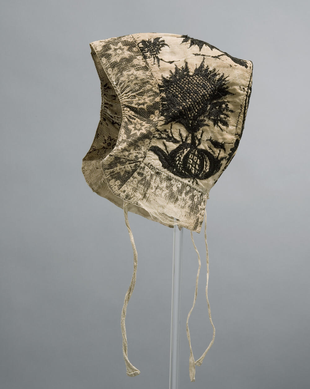 Geborduurde huismuts, Friesland, 1700–1800