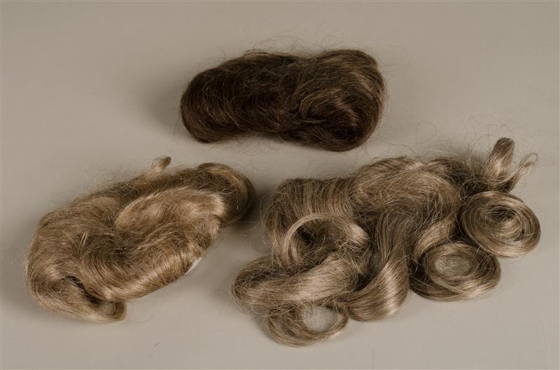 Drie haarstukjes