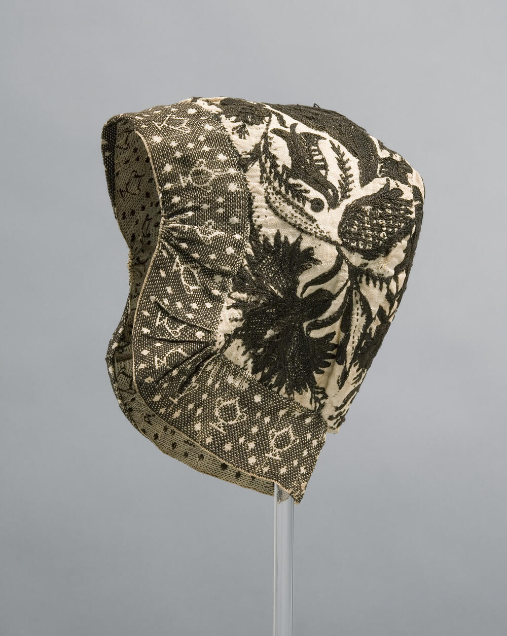 Geborduurde ondermuts of huismuts, Friesland, 1800