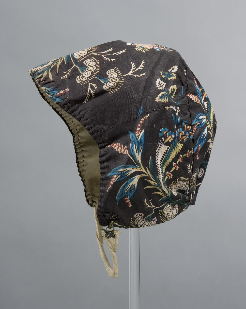 Klapmuts voor een jongen tot circa 3 jaar oud, Staphorst of Rouveen, voor 1930