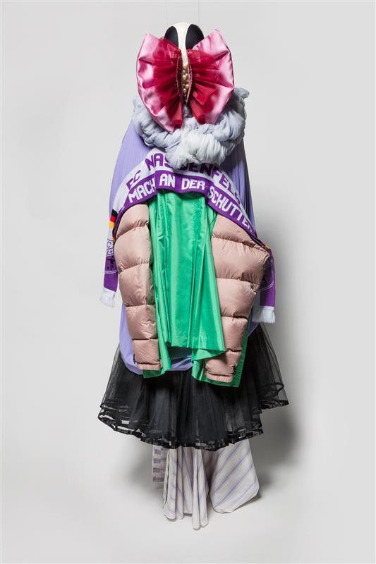 Old Stock collectie: look 3 (purple vagina face)