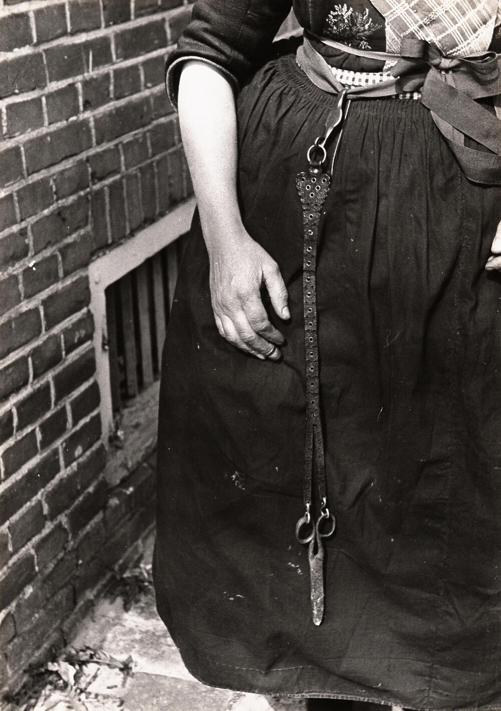 Leren schaarriem met schaar, Rouveen, 1944
